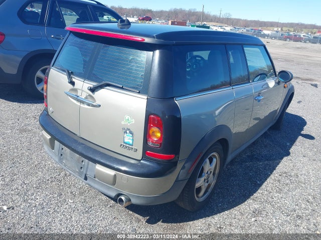 2008 MINI COOPER CLUBMAN WMWML33588TJ47241 Photo 3