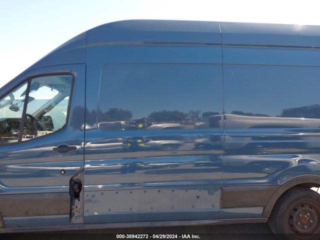 1FTBR3X80LKA28563 Ford Transit-250 Cargo Van