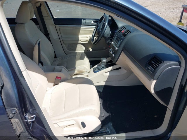 2010 VOLKSWAGEN JETTA LIMITED EDITION VIN: 3VWAX7AJ1AM147469
