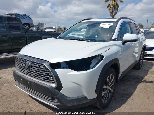Toyota Corolla Cross Xle 2022 7MUDAAAG6NV034812 Image 2
