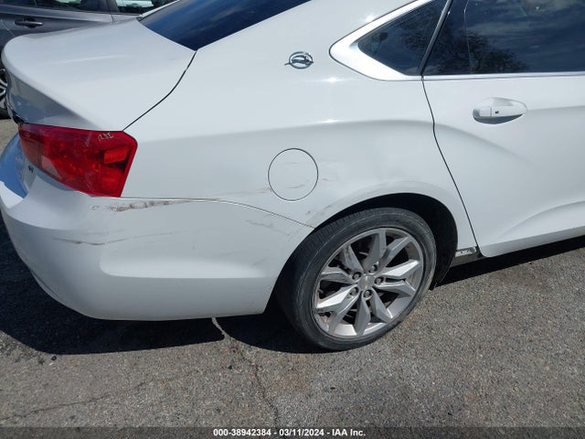 Chevrolet IMPALA 1LT 2018 2G1105S38J9137700 Image 18