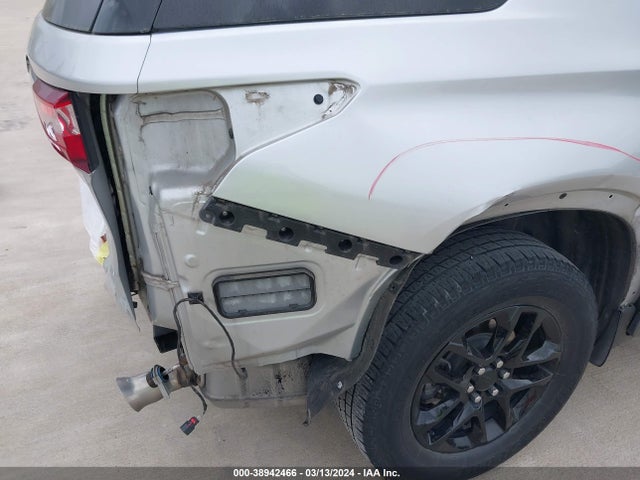 Chevrolet Traverse Ls 2019 1GNERFKW2KJ246732 Image 6