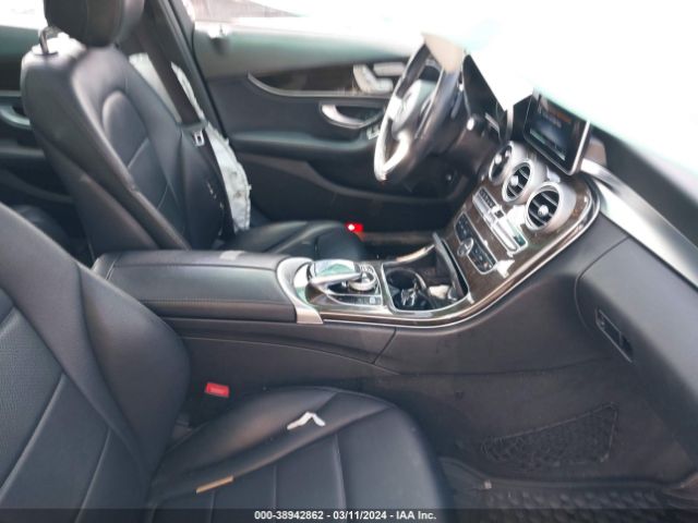 WDDWF4KB8GR147354 Mercedes-Benz C 300 4matic/luxury 4matic/sport 4matic