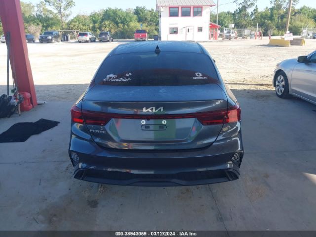 3KPF24AD9NE457658 KIA Forte Lxs