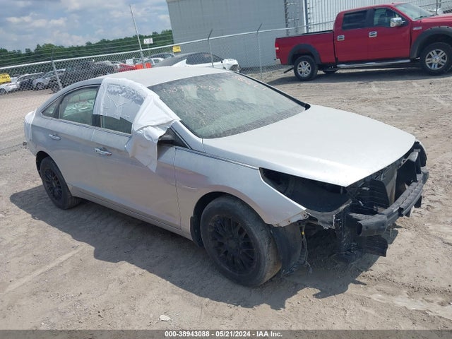 2015 5NPE24AA7FH175887 main image