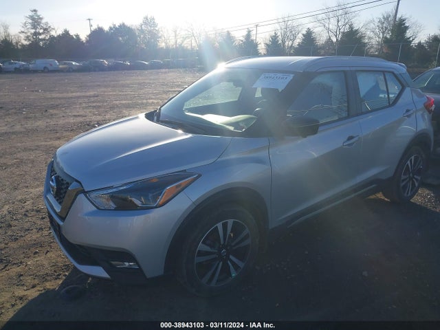 Nissan KICKS SR 2018 3N1CP5CU1JL535012 Image 2