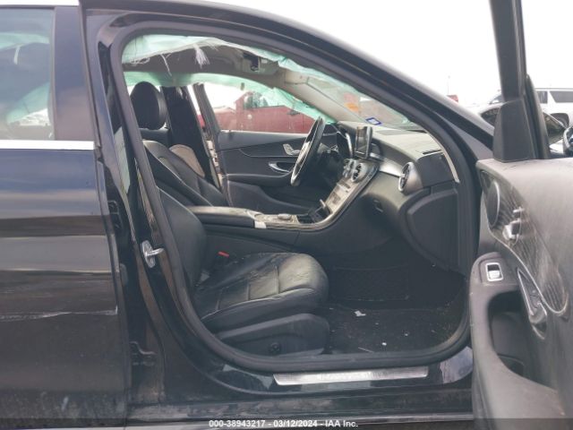 55SWF4JB3HU232622 Mercedes-Benz C 300 Luxury/sport