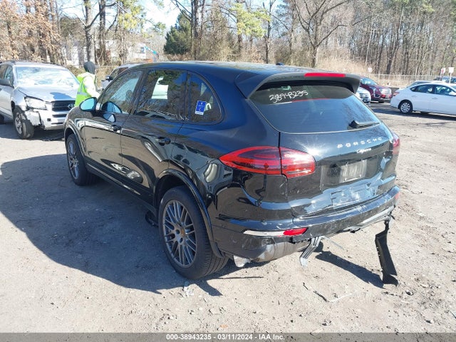 2018 PORSCHE CAYENNE WP1AA2A21JKA05063 Photo 2
