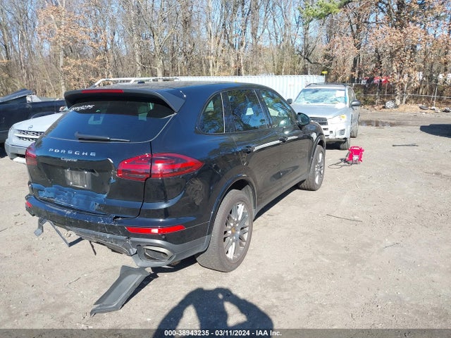 2018 PORSCHE CAYENNE WP1AA2A21JKA05063 Photo 3