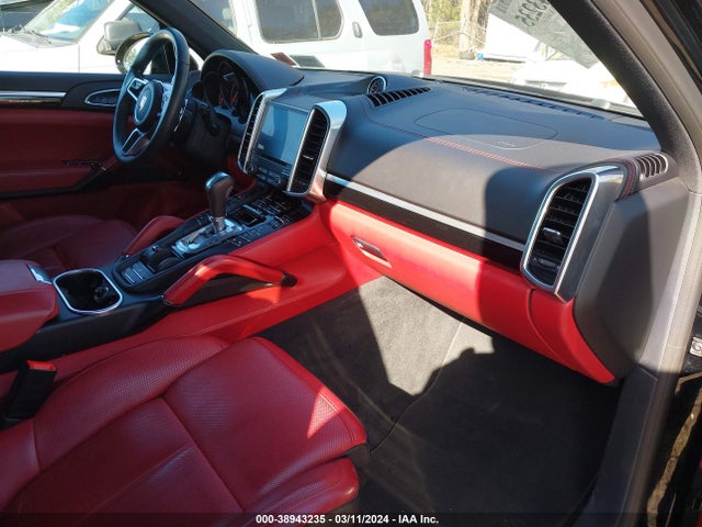2018 PORSCHE CAYENNE WP1AA2A21JKA05063 Photo 4