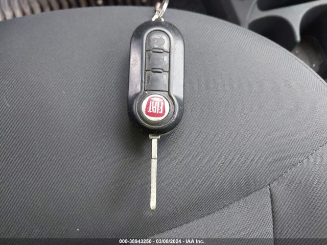 2013 FIAT 500 3C3CFFAR2DT526459 Photo 10