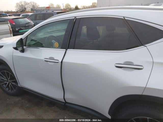 2T2GDCAZ3RC011381 Lexus Nx 250 Premium
