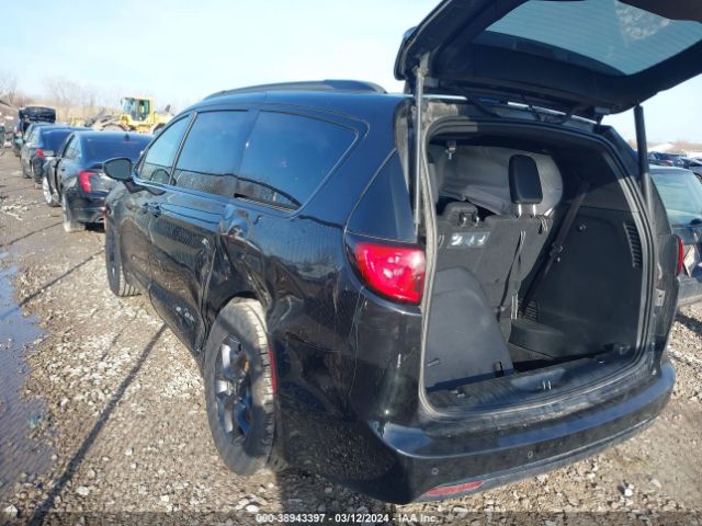 2020 CHRYSLER PACIFICA 2C4RC1BG1LR119071 Photo 2