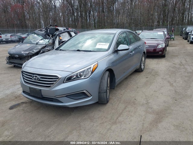 Hyundai SONATA SE 2016 5NPE24AF0GH410983 Image 2