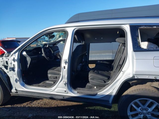 1C4RJKAG1P8865521 Jeep Grand Cherokee L Laredo 4x4
