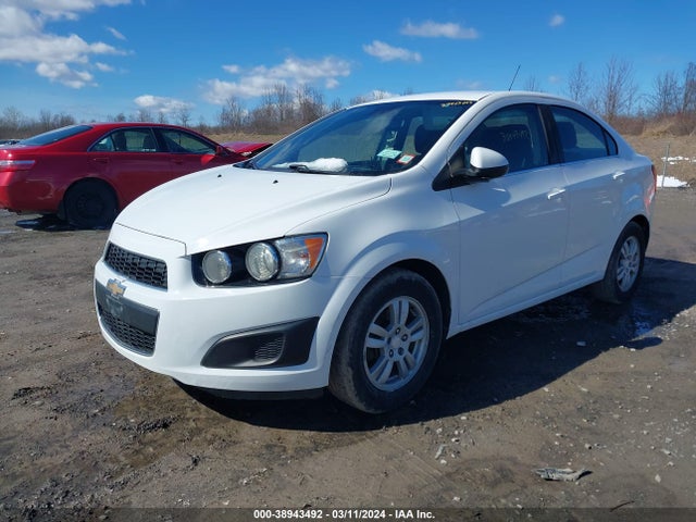 Chevrolet Sonic Lt Auto 2015 1G1JC5SH7F4105429 Image 2