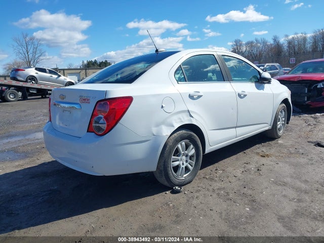 Chevrolet Sonic Lt Auto 2015 1G1JC5SH7F4105429 Image 4