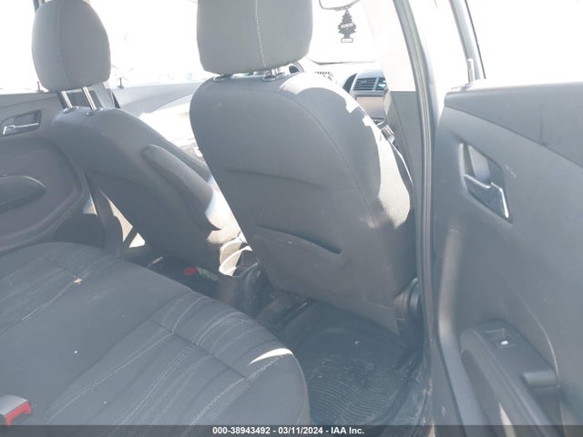 Chevrolet Sonic Lt Auto 2015 1G1JC5SH7F4105429 Image 8