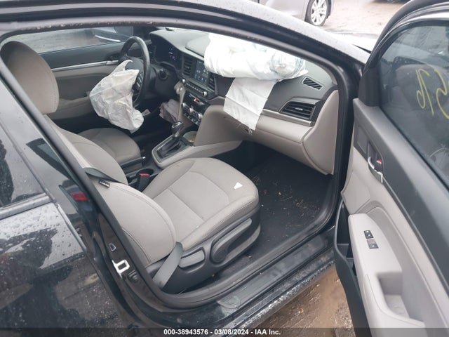 Hyundai Elantra Value Edition 2019 5NPD84LF6KH450453 Image 5