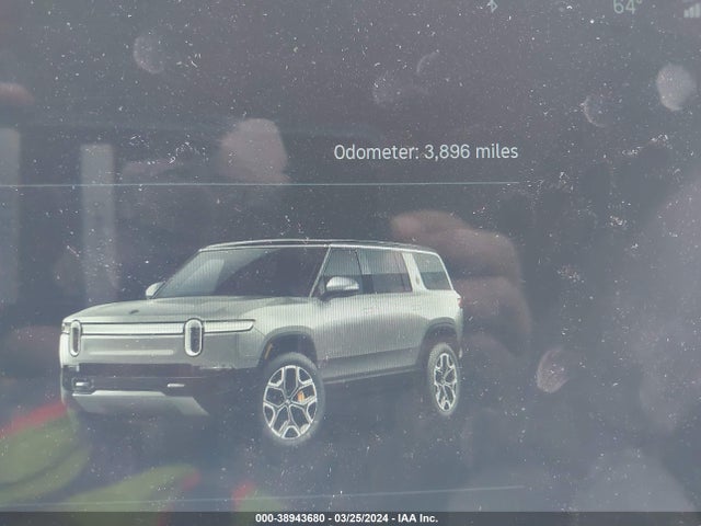 Rivian R1s Launch Edition 2023 7PDSGABL5PN028612 Image 15
