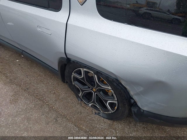 Rivian R1s Launch Edition 2023 7PDSGABL5PN028612 Image 19
