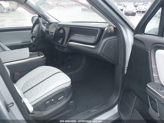 Rivian R1s Launch Edition 2023 7PDSGABL5PN028612 Image 5