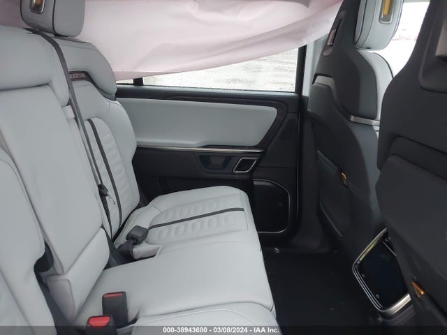 Rivian R1s Launch Edition 2023 7PDSGABL5PN028612 Image 8