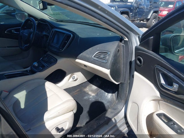 Chrysler 200 Limited Platinum 2016 1C3CCCAB5GN191535 Image 5