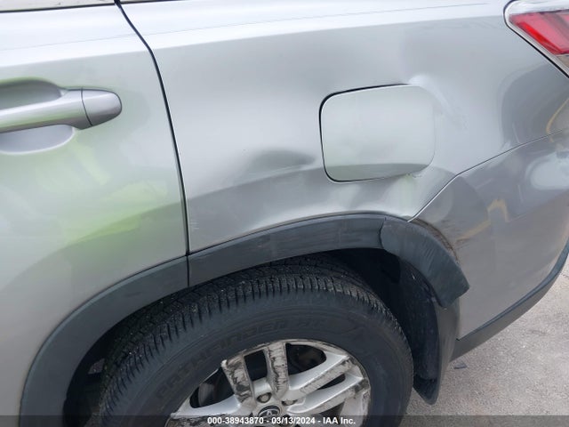 Toyota Highlander Le 2016 5TDZARFH5GS018328 Image 17