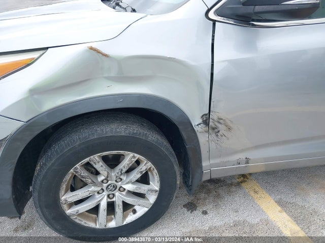 Toyota Highlander Le 2016 5TDZARFH5GS018328 Image 6