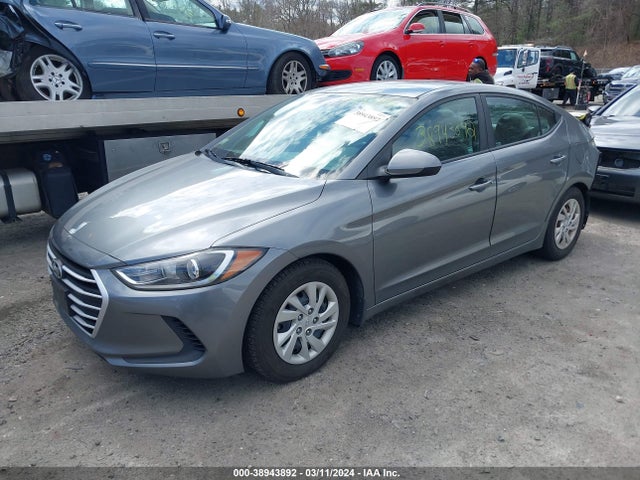 Hyundai ELANTRA SE 2018 5NPD74LF4JH254013 Image 2