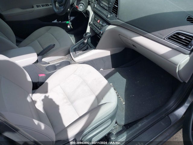 Hyundai ELANTRA SE 2018 5NPD74LF4JH254013 Image 5