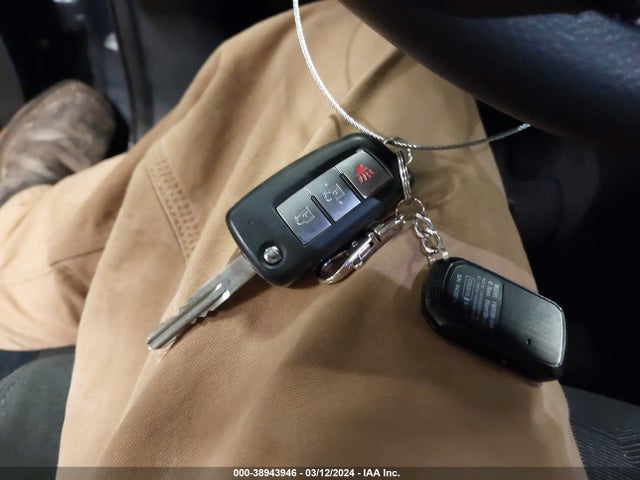 Nissan ROGUE S 2016 KNMAT2MV2GP737909 Image 11