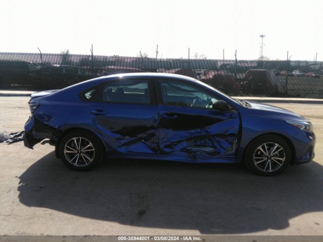 3KPF24AD9NE494211 KIA Forte Lxs