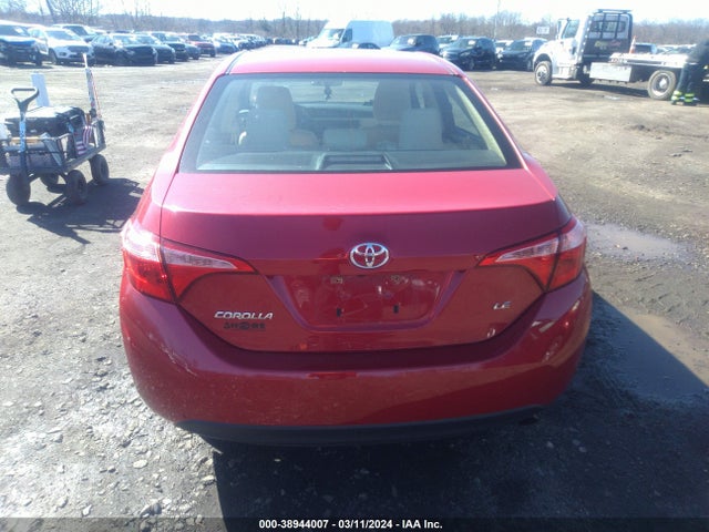 Toyota COROLLA LE 2018 2T1BURHE7JC026233 Image 16