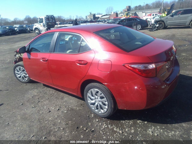 Toyota COROLLA LE 2018 2T1BURHE7JC026233 Image 3