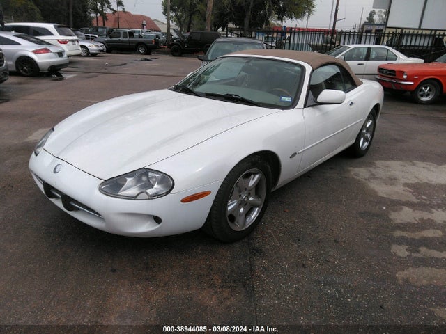 1999 JAGUAR XK8 SAJGX2041XC039702 Photo 1