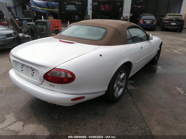 1999 JAGUAR XK8 SAJGX2041XC039702 Photo 3