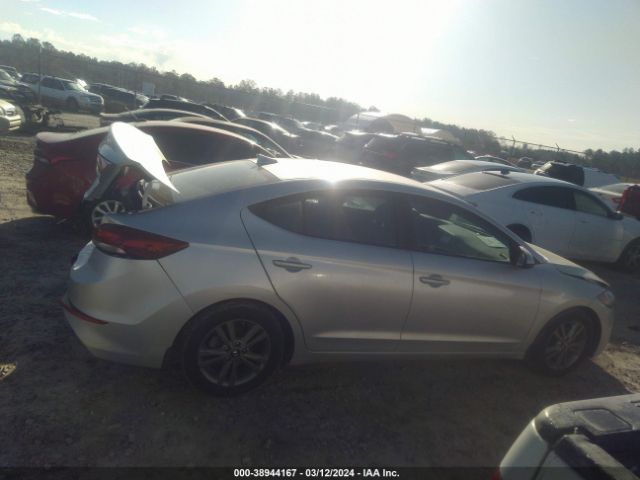 5NPD84LF2JH320975 Hyundai ELANTRA SEL