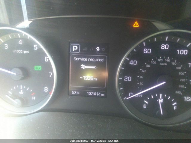 5NPD84LF2JH320975 Hyundai ELANTRA SEL
