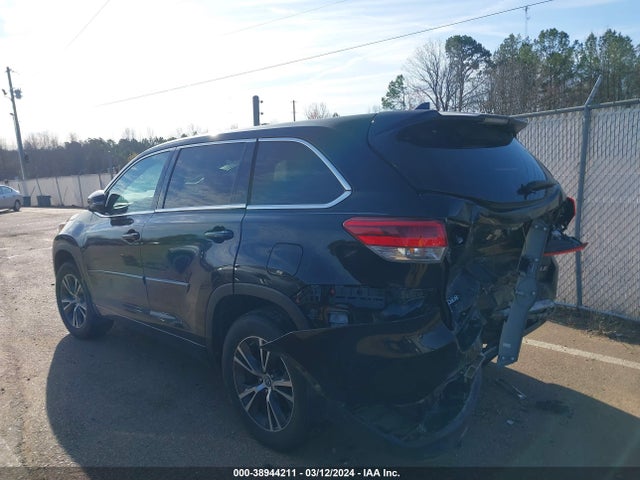 Toyota Highlander Le Plus 2018 5TDZZRFH4JS245817 Image 3