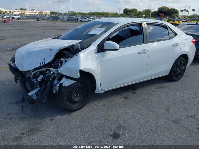 Toyota COROLLA LE 2015 2T1BURHE7FC418362 Image 2