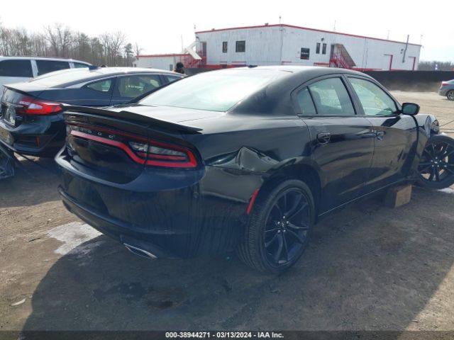 2C3CDXBGXJH335885 Dodge Charger Sxt Rwd