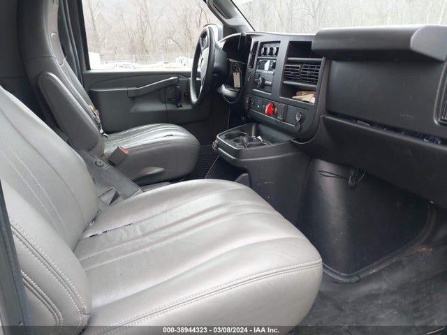 Chevrolet Express 3500 Work Van 2019 1GCZGHFG4K1209499 Image 5
