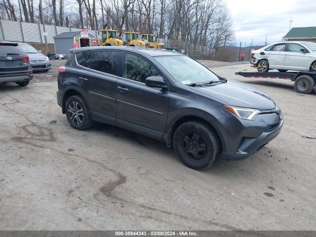Toyota RAV4 LE 2018 JTMBFREV4JD248410 Image 1