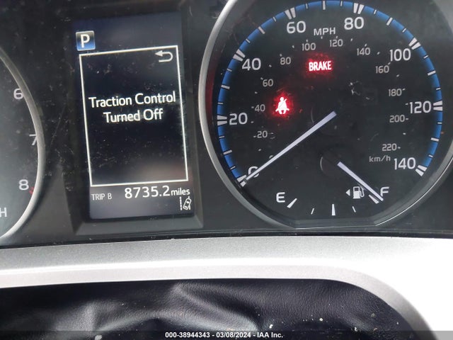Toyota RAV4 LE 2018 JTMBFREV4JD248410 Image 16