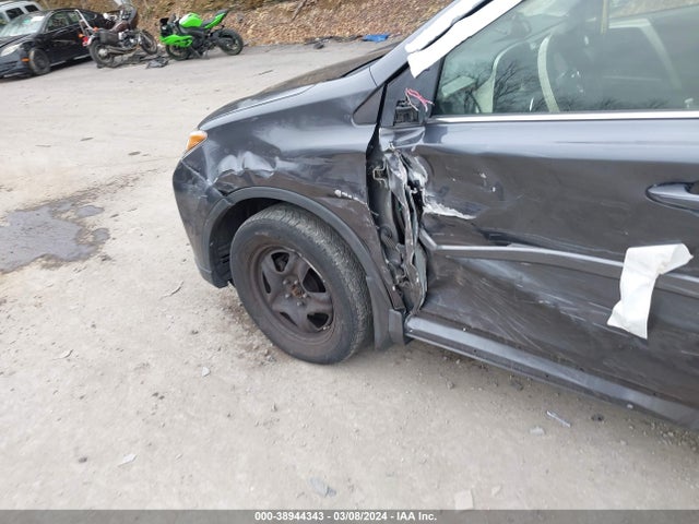 Toyota RAV4 LE 2018 JTMBFREV4JD248410 Image 12