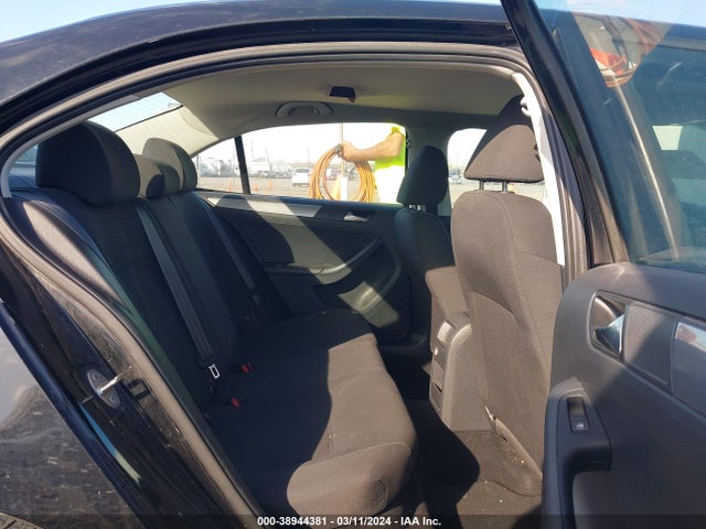 3VWD07AJ2FM308825 Volkswagen Jetta 1.8t Se