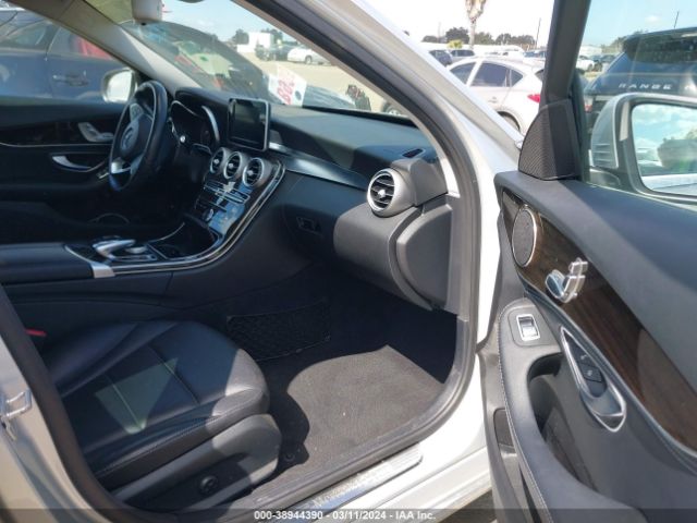 55SWF4JB9FU076342 Mercedes-Benz C 300 Luxury/sport