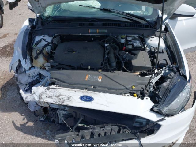 3FA6P0HD9JR227319 Ford FUSION SE